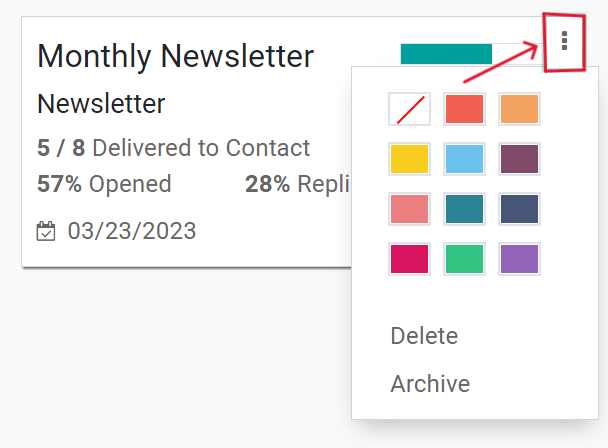 Weergave van het vervolgkeuzemenu met drie puntjes op Odoo's E-mailmarketing dashboard.